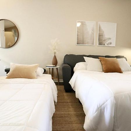Nomad Retreat King Bed Boutique Condo W Garage Gainesville Ngoại thất bức ảnh