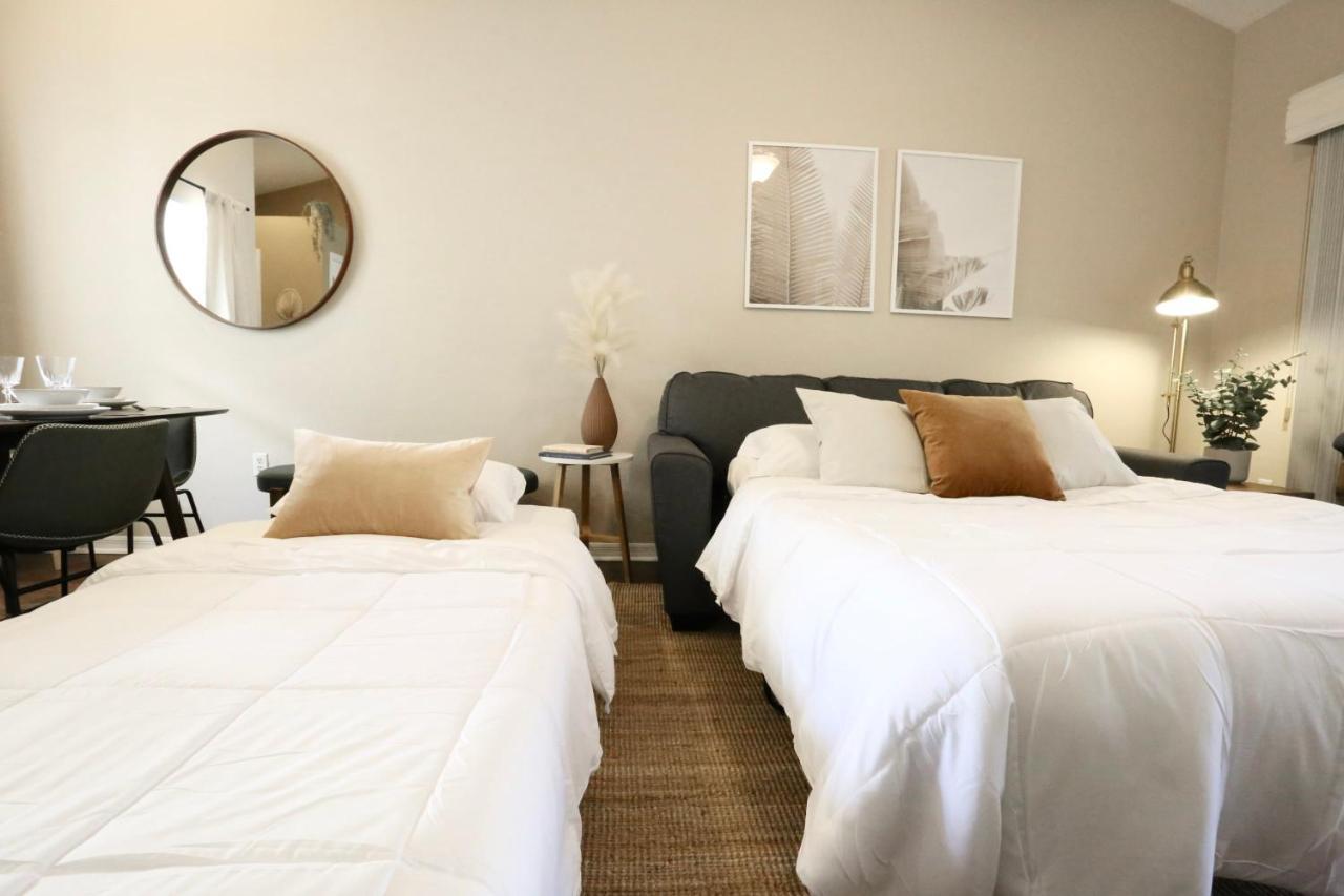 Nomad Retreat King Bed Boutique Condo W Garage Gainesville Ngoại thất bức ảnh