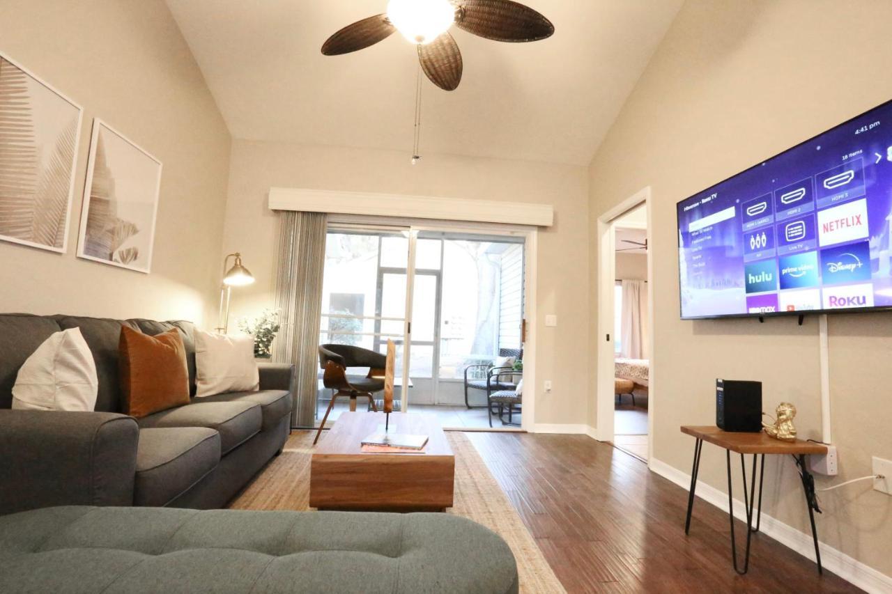 Nomad Retreat King Bed Boutique Condo W Garage Gainesville Ngoại thất bức ảnh